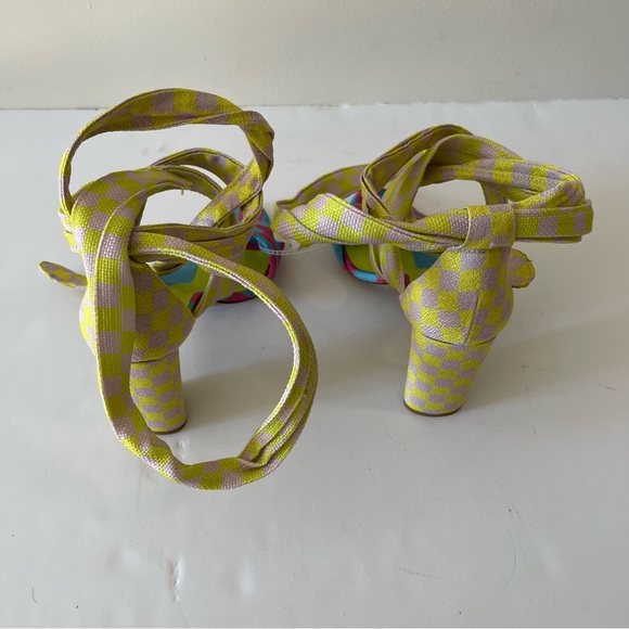 Gianni Bini Checkered Ankle Wrap Block Heel Sandals - Picture 4 of 7